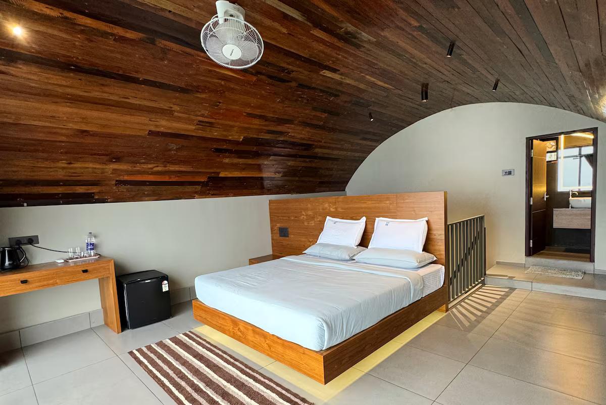 Tira Beach Resort - Wave B x Solis Nature