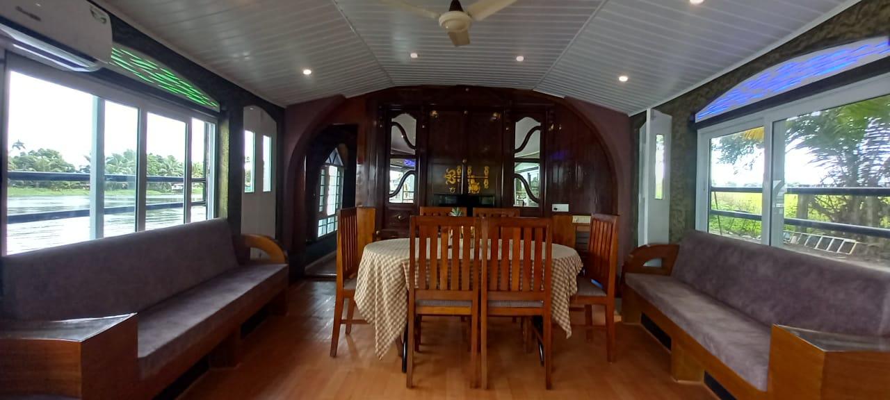 2 rooms by Nohark Houseboats x Solis Nature