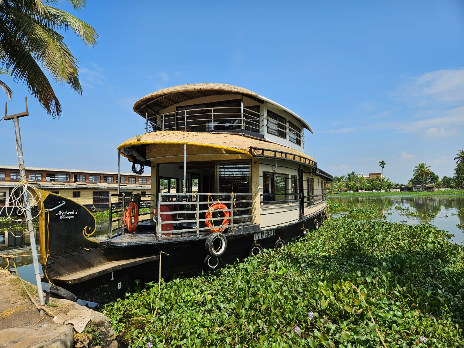 3 rooms Ebenezer by Nohark Houseboats x Solis Nature