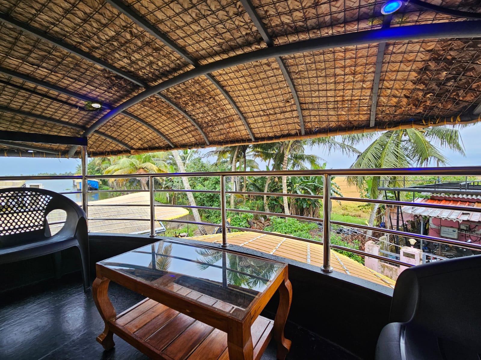 3 rooms Ebenezer by Nohark Houseboats x Solis Nature