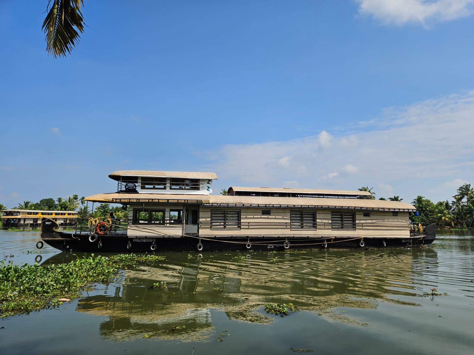 3 rooms Ebenezer by Nohark Houseboats x Solis Nature