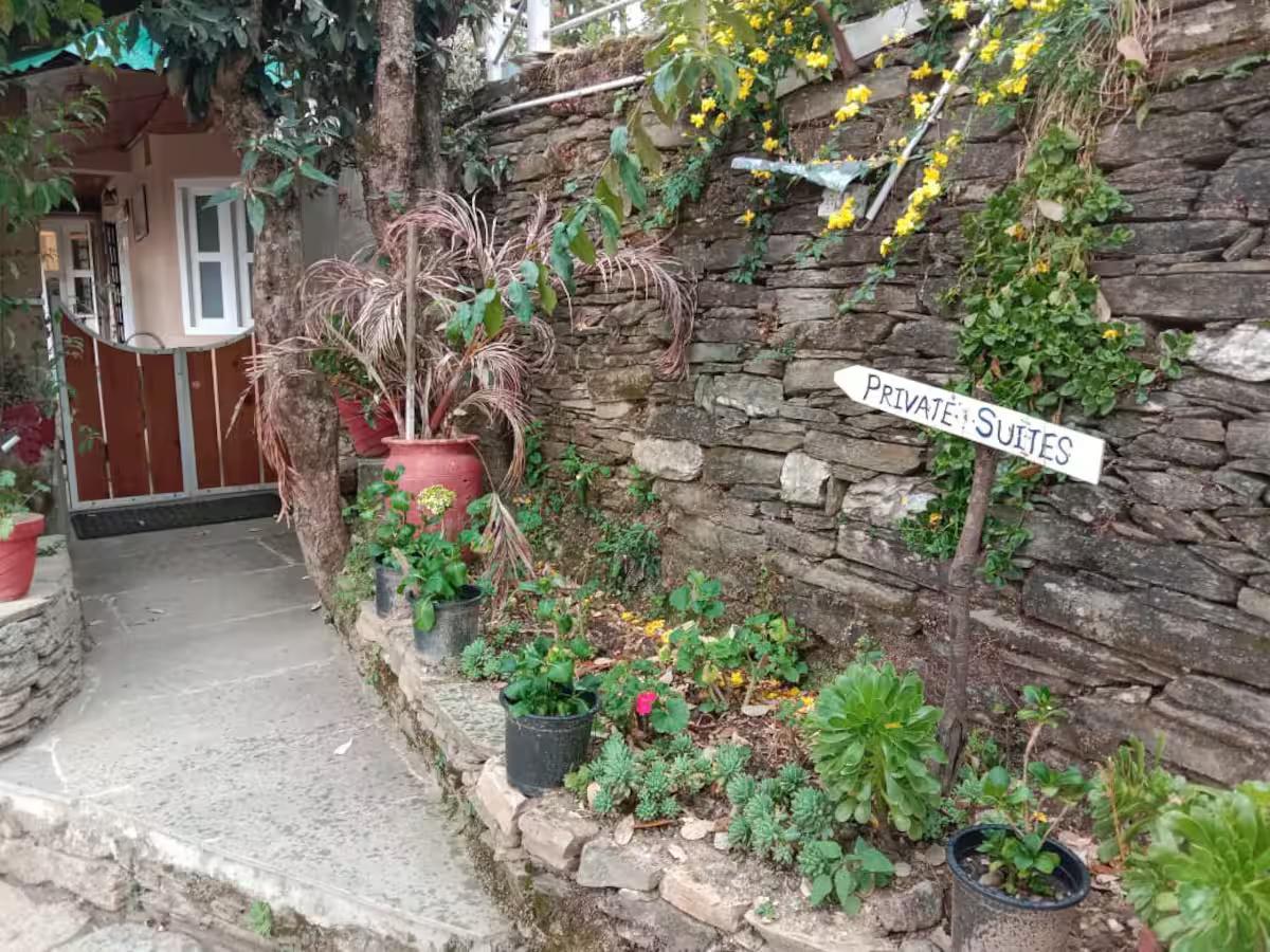 Artist’s Studio Homestay in Mukteshwar x Solis Nature