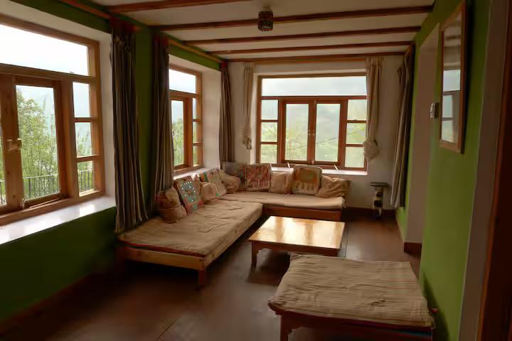 Himalaya retreat vashisht x Solis Nature