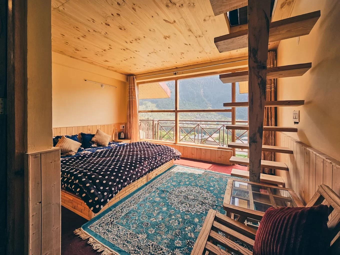 The Pineapple Home x Solis Nature