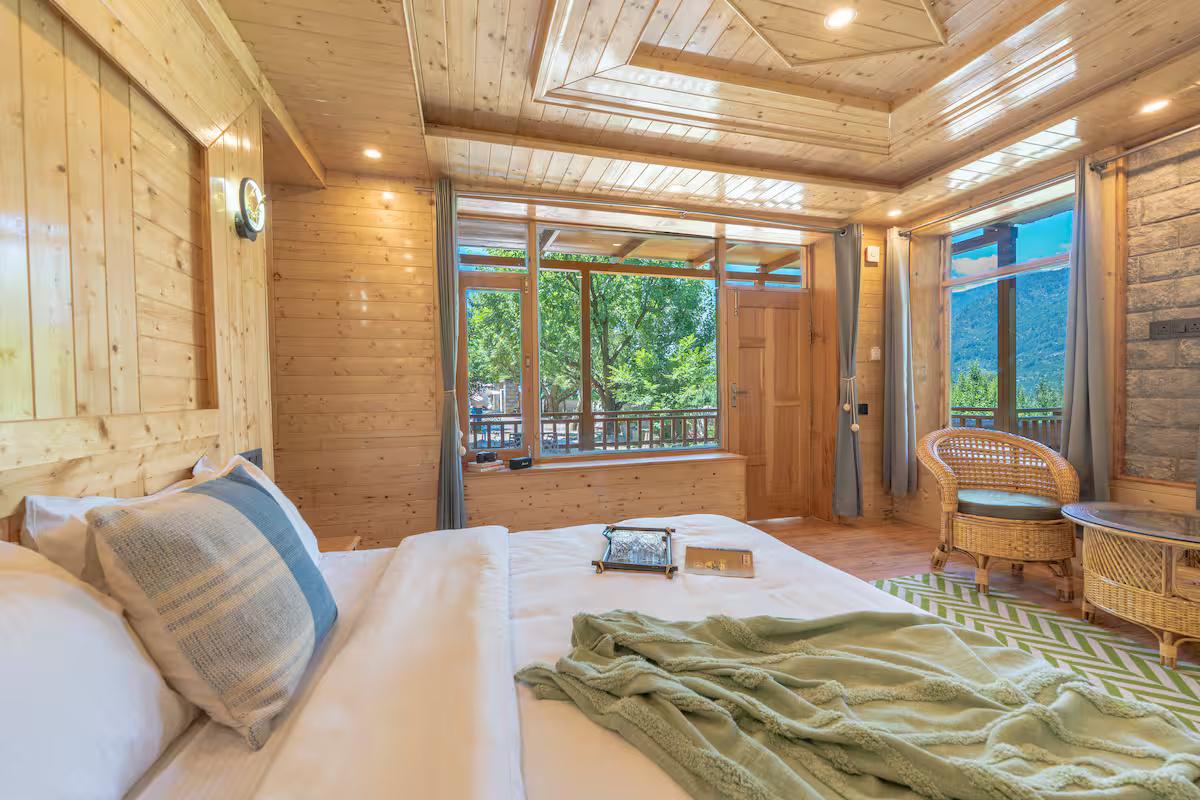 Plush Room with Orchard View x Solis Nature