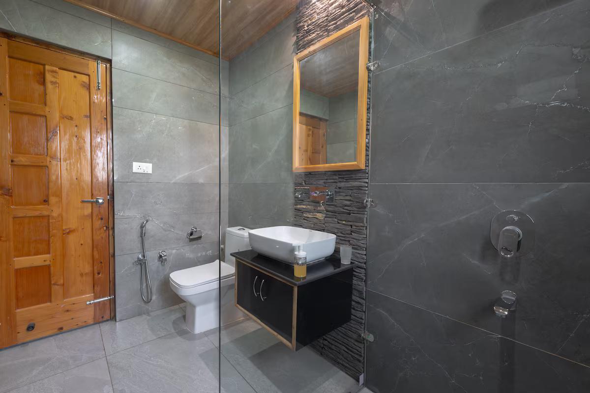 Rare Find : 3-Room with Living Area x Solis Nature