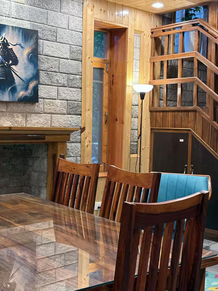 Signature Room with Panoramic Window x Solis Nature