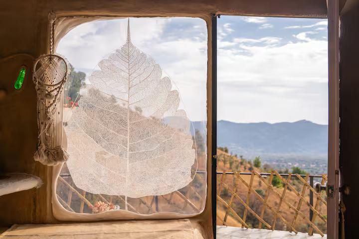 Posh MUDroom in an Art residency x Solis Nature