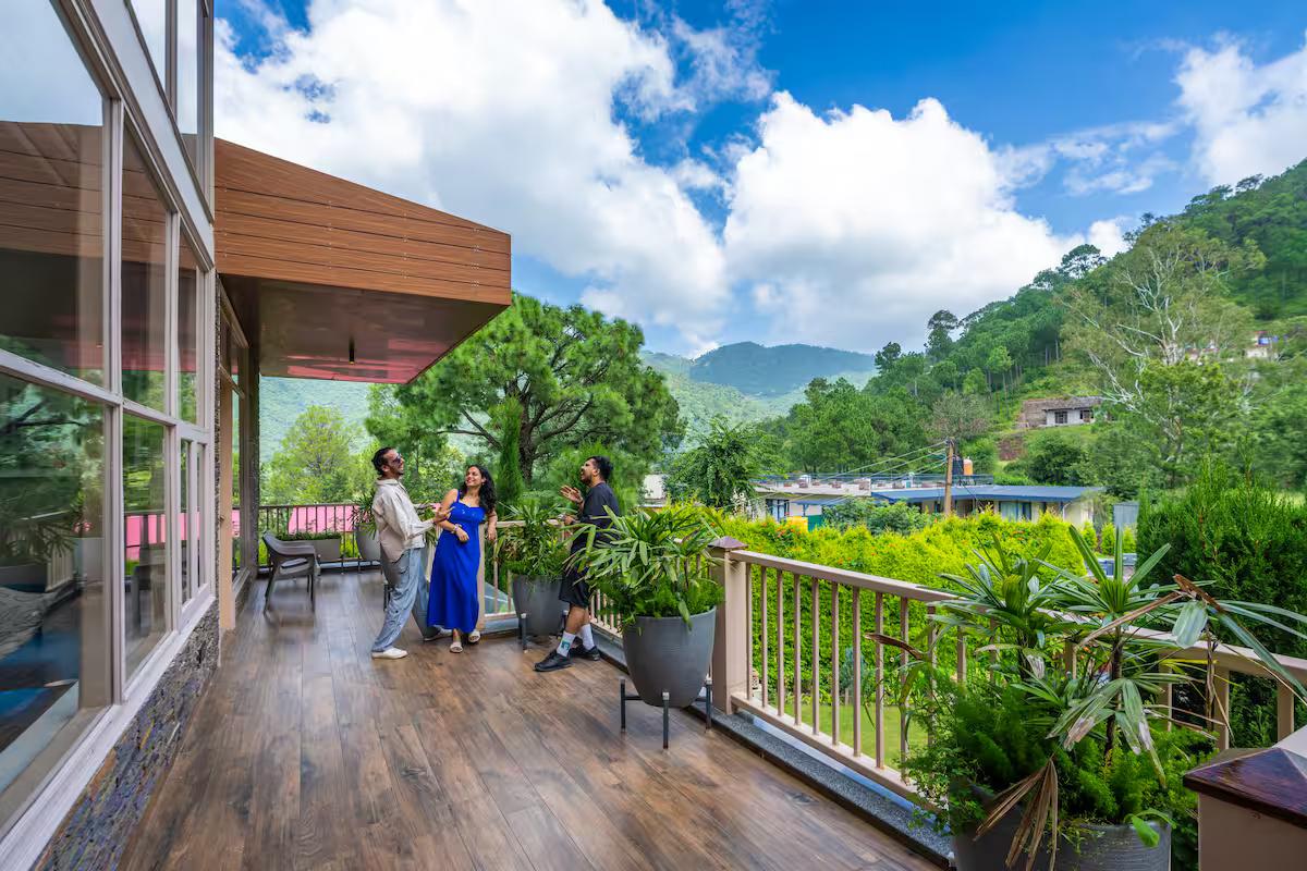 The Vivaak Pine Hills Villa, Near Kasauli x Solis Nature