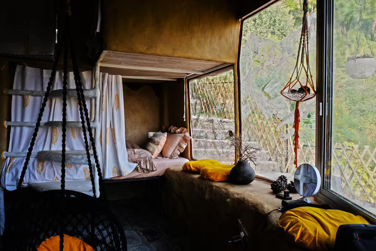 Hobbit Bunks in offbeat Art residency x Solis Nature