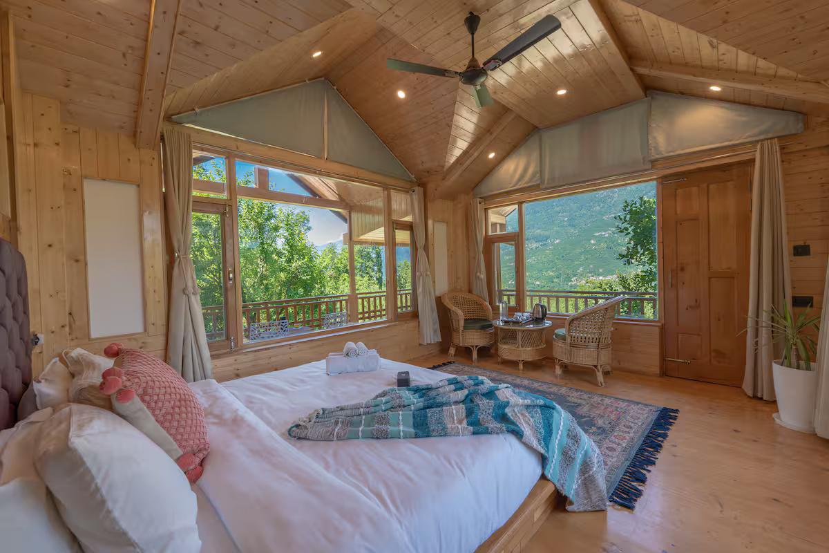 Best 2-Room Hideaway with Balcony x Solis Nature