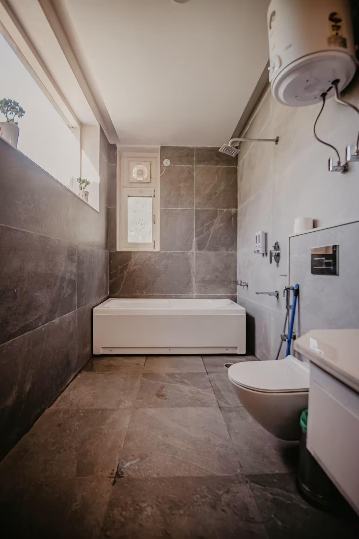 Master-Bedroom with bathtub & balcony x Solis Nature