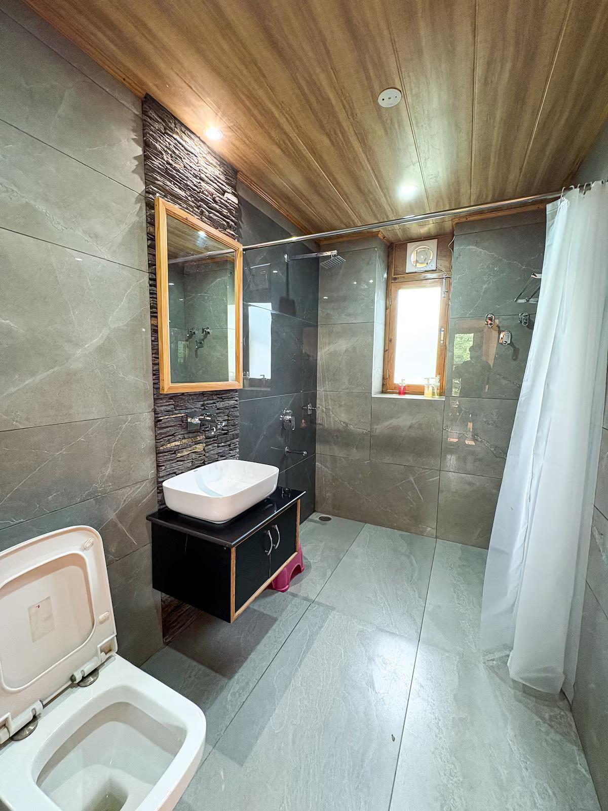 Master Bedroom with Private Deck, Swing x Solis Nature