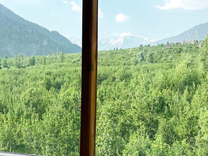 Panoramic Applefield View Room with Wind x Solis Nature