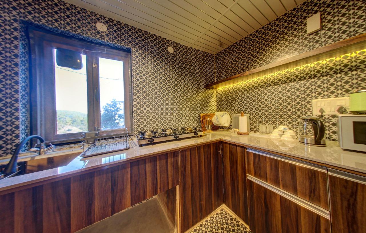 4BHK Mountaintop Escape x Solis Nature