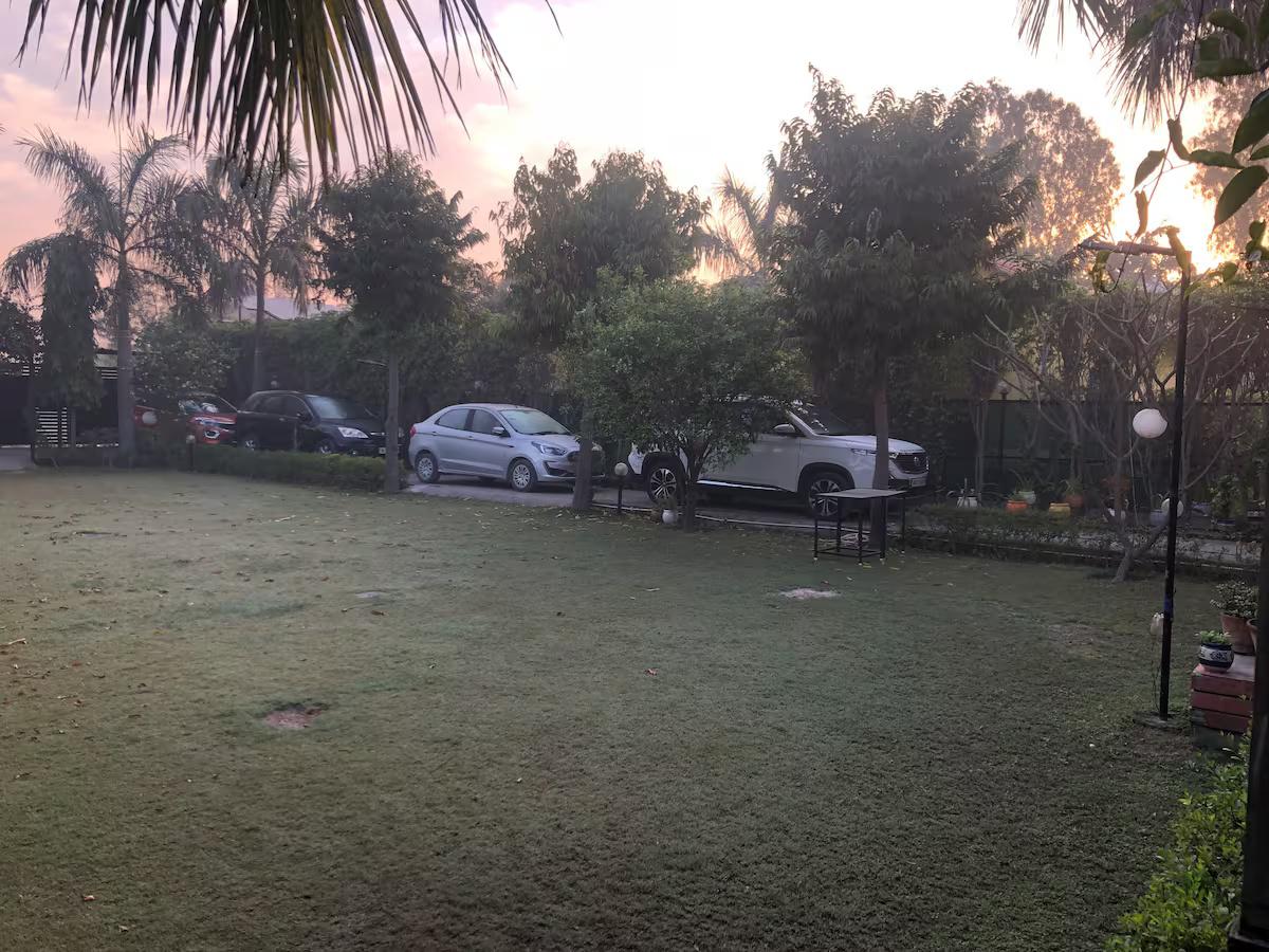 Room with Pool in Noida (NCR) x Solis Nature