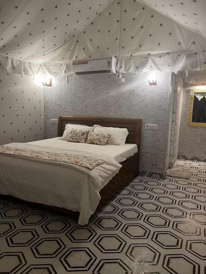 Hut (NCR) x Solis Nature