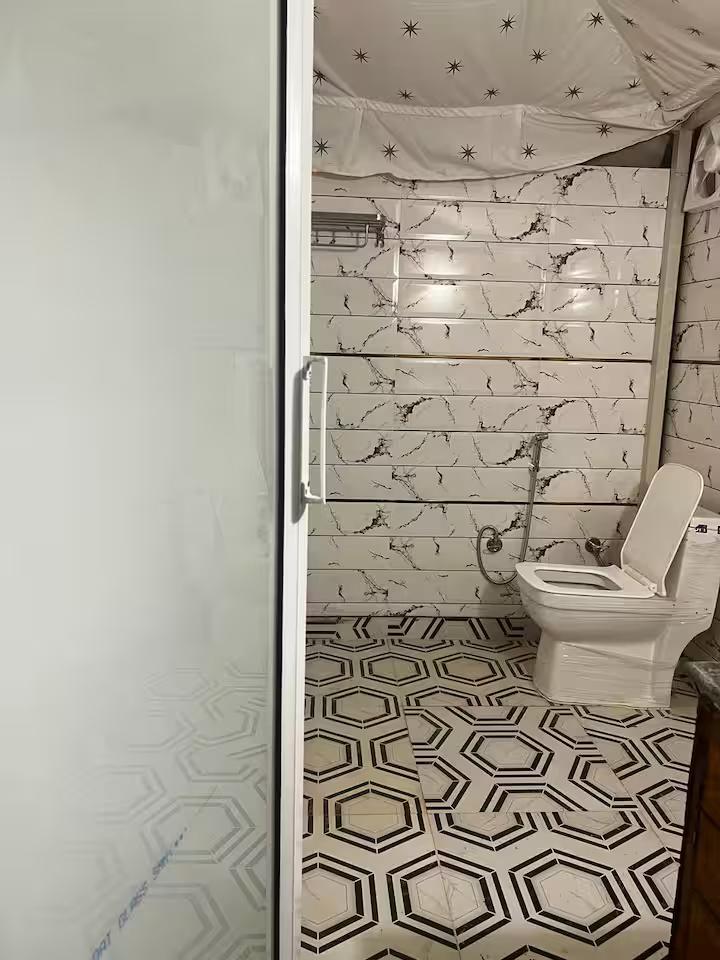 Hut (NCR) x Solis Nature