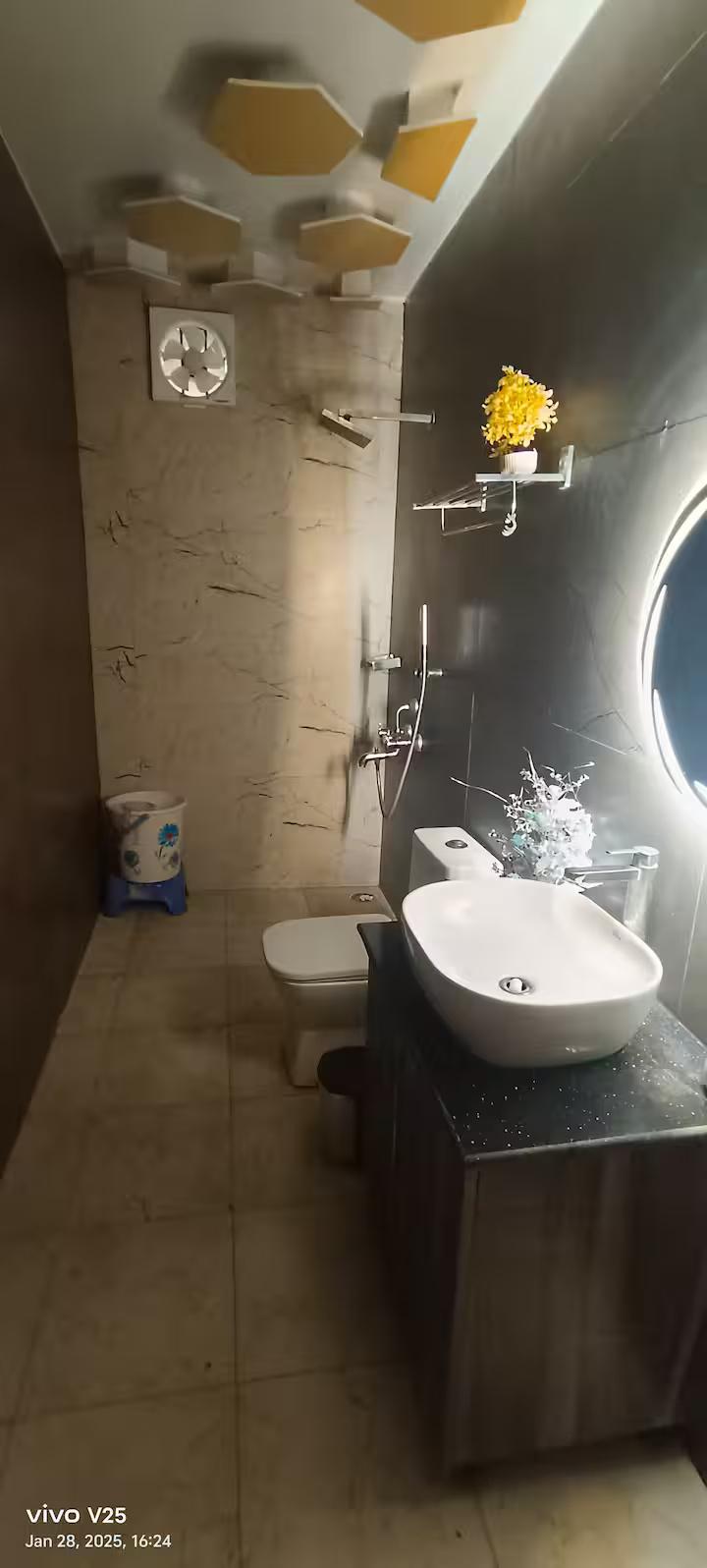 De villa202 near expo Noida (NCR) x Solis Nature