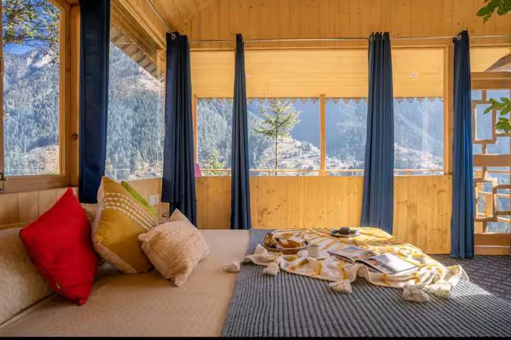 charming treehouse in Jibhi x Solis Nature