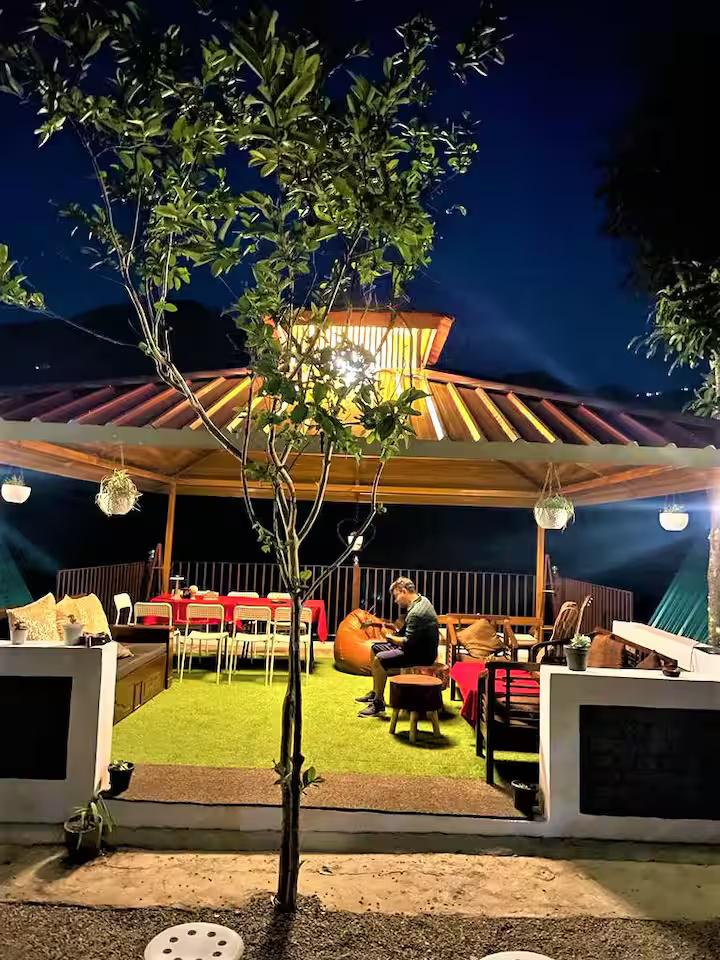 A frame cottage at Naukuchiatal x Solis Nature