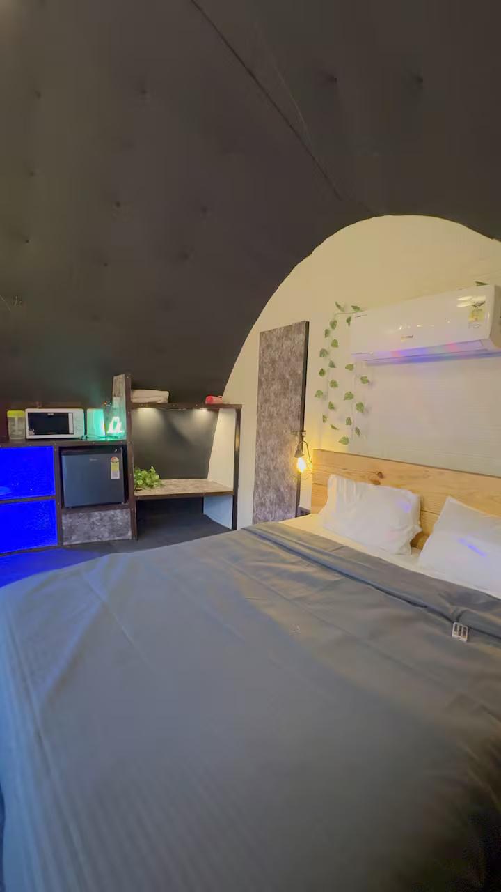 Cocoon house at Naukuchiatal x Solis Nature