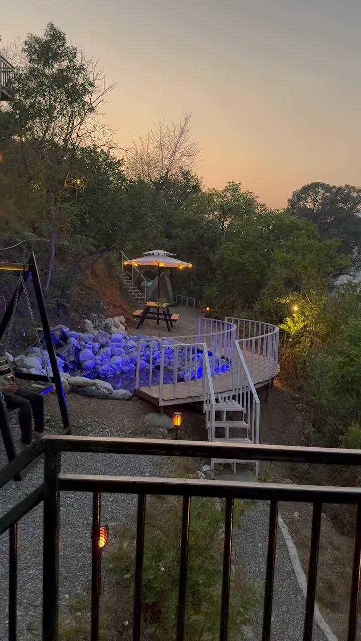 Cocoon house at Naukuchiatal x Solis Nature