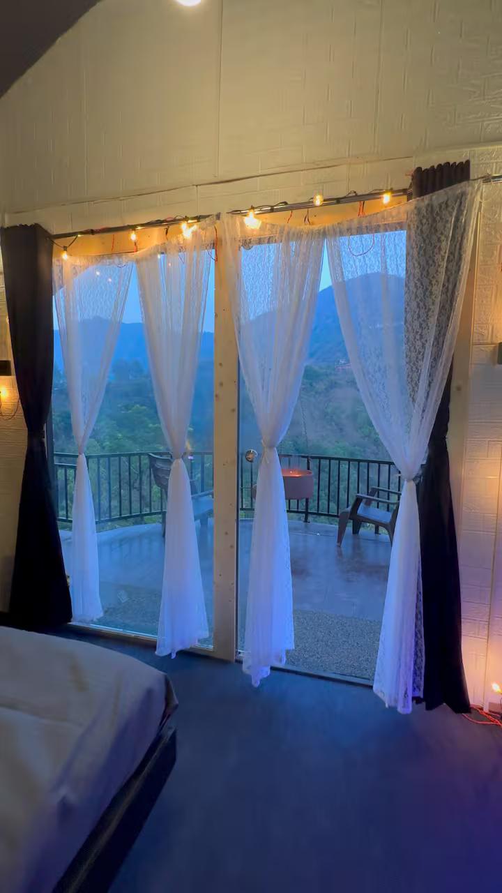 Cocoon house at Naukuchiatal x Solis Nature