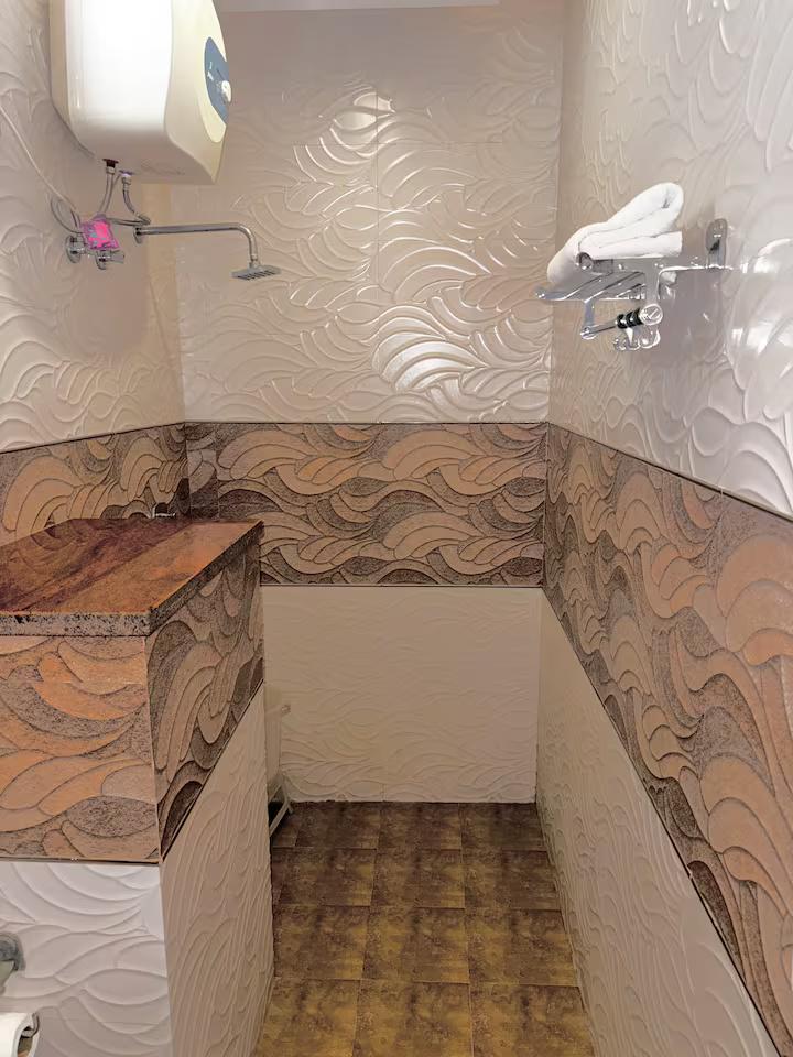 R Cottage Studio Apartments (NCR) x Solis Nature