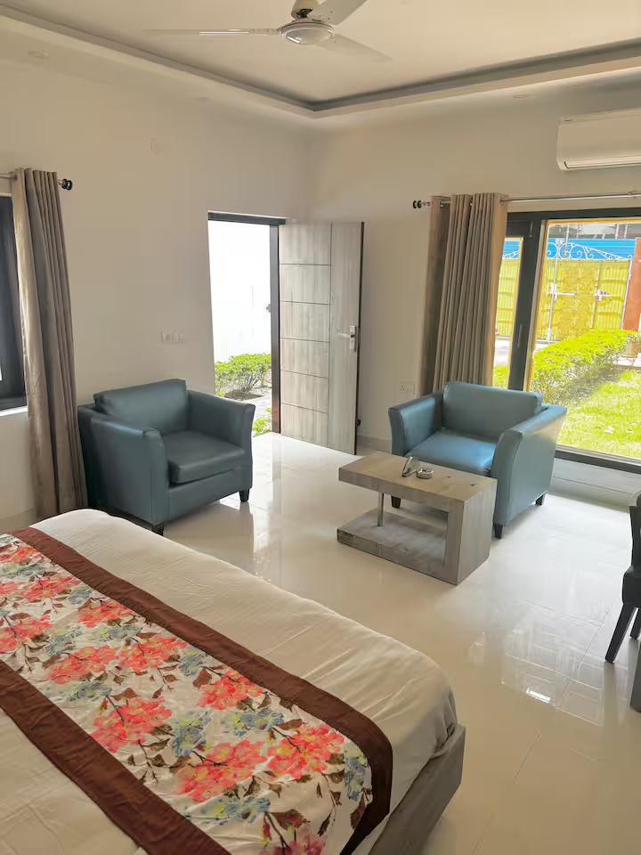 R Cottage Studio Apartments (NCR) x Solis Nature