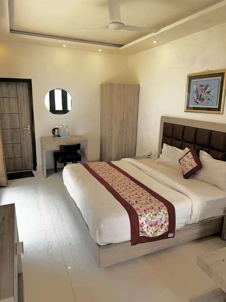 R Cottage Studio Apartments (NCR) x Solis Nature