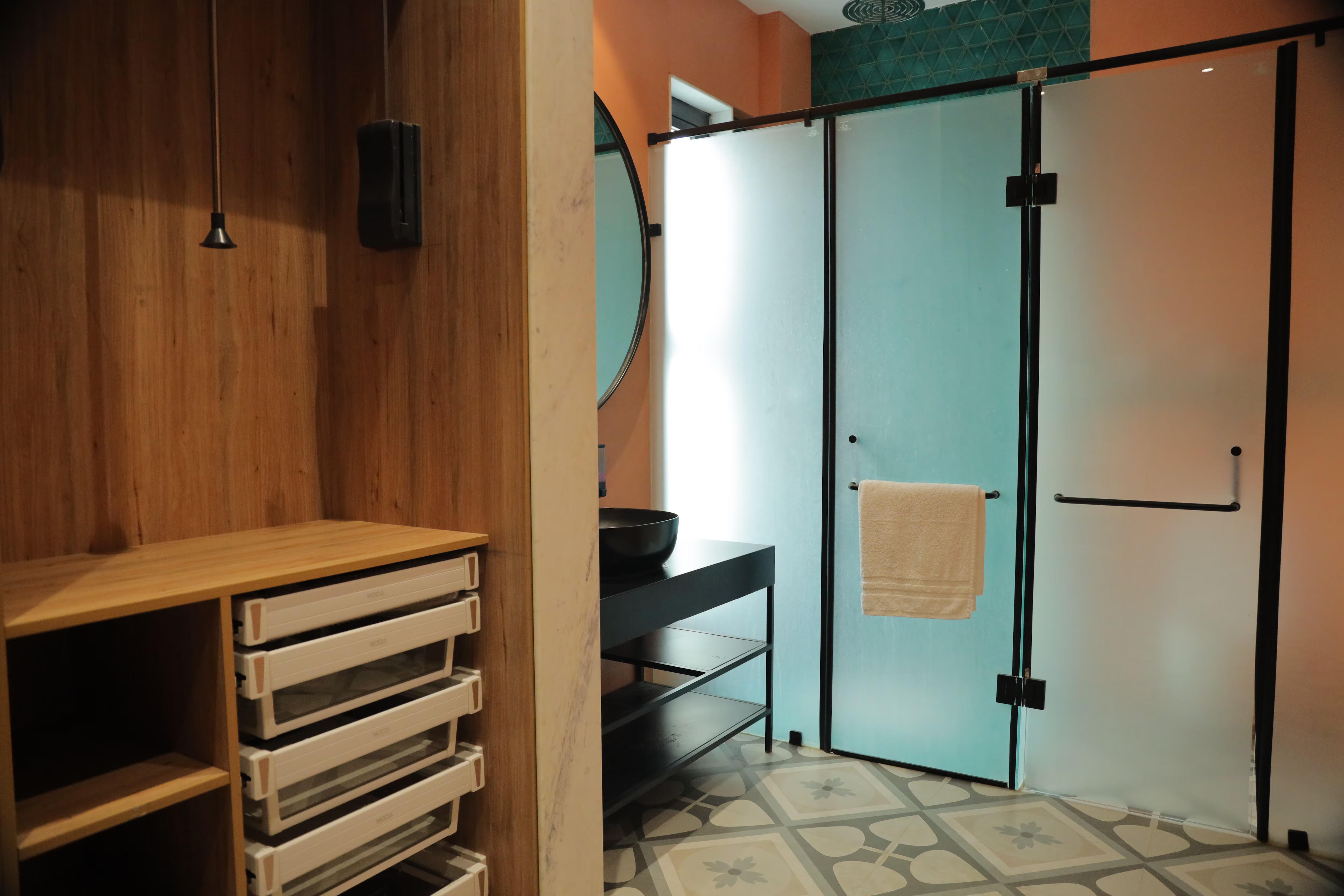 White House (NCR) x Solis Nature