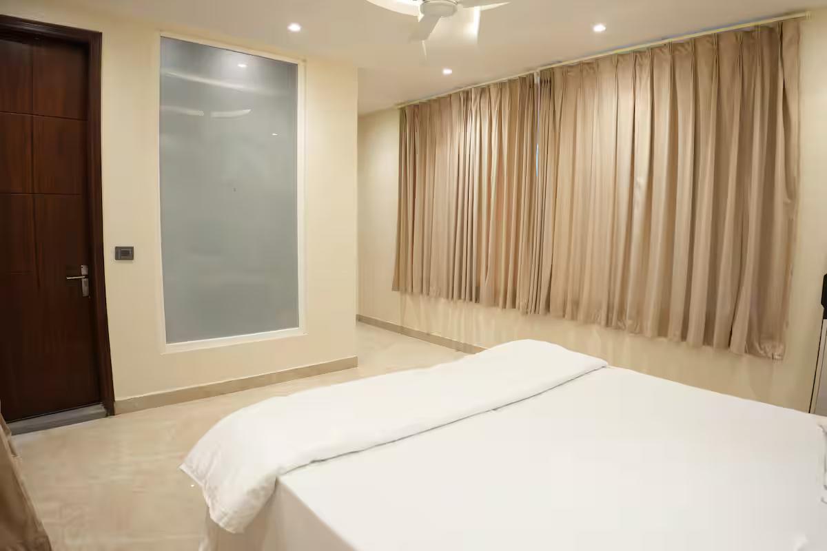 Modern Manor x Solis Nature