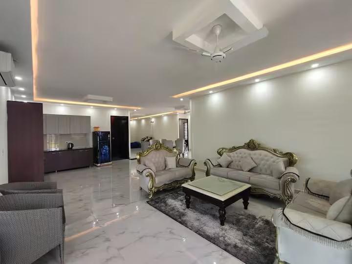 Blue Haven Villa – Noida (NCR) x Solis Nature