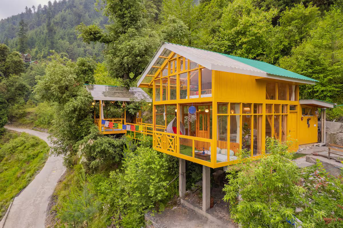 Evergreen Escape with Hot Tub x Solis Nature