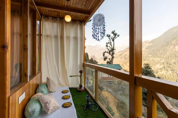 Evergreen Escape with Hot Tub x Solis Nature