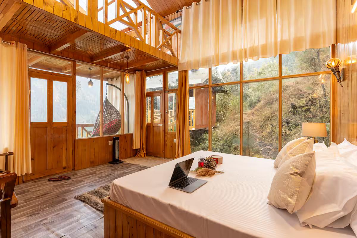 Evergreen Escape with Hot Tub x Solis Nature