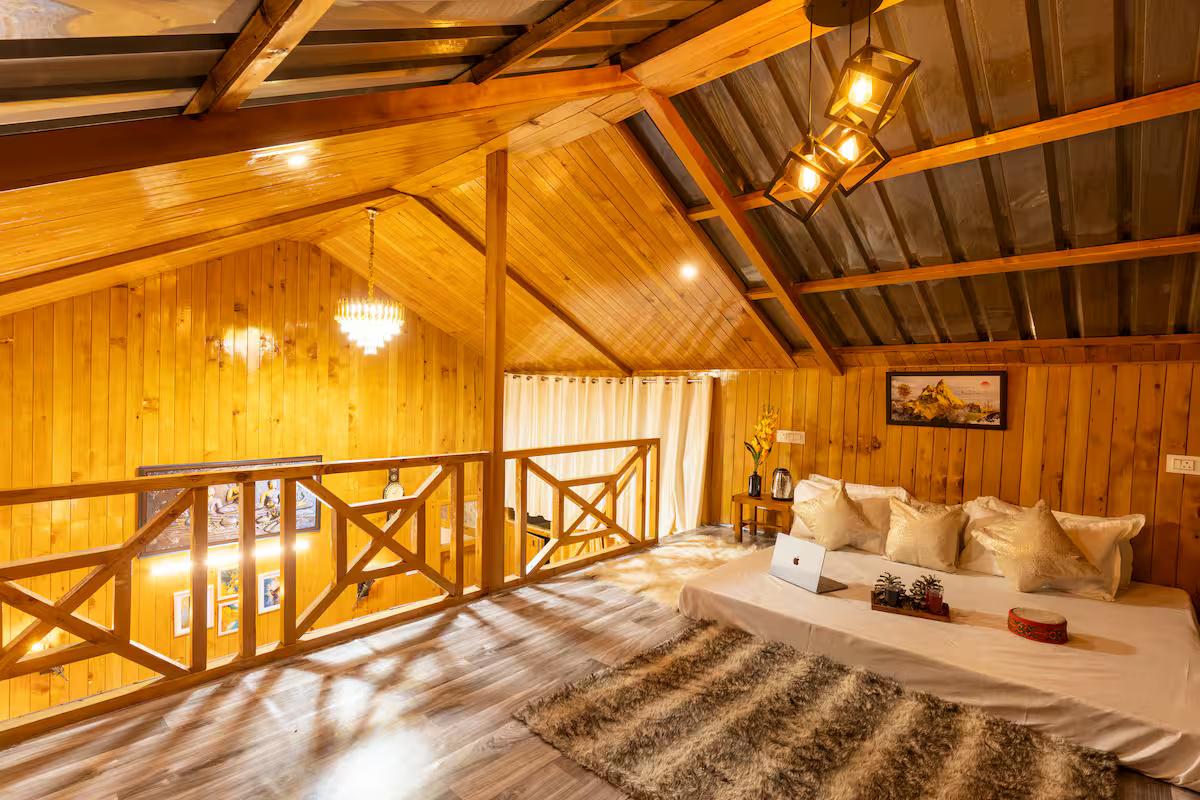 Evergreen Escape with Hot Tub x Solis Nature