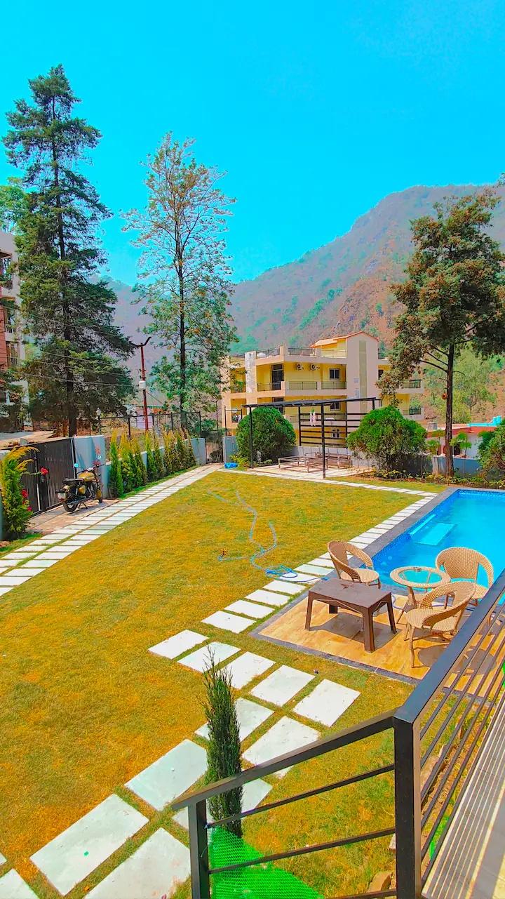 The Brookstone Retreat x Solis Nature