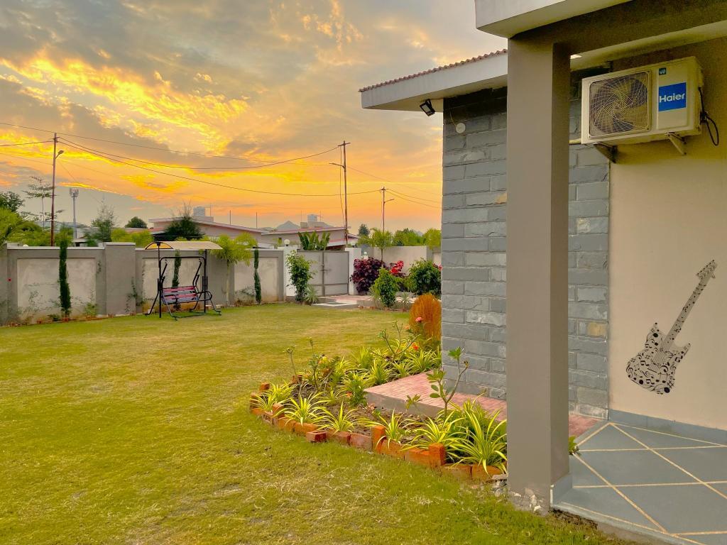 2BHK Private Villa with Pool x Solis Nature