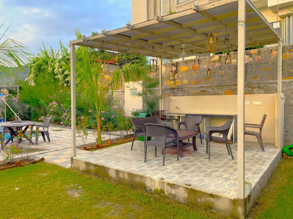 2BHK Private Villa with Pool x Solis Nature