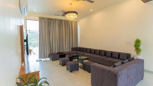 TapoBhoomi - A 4BHK Luxuries Pool & Farm Stay x Solis Nature