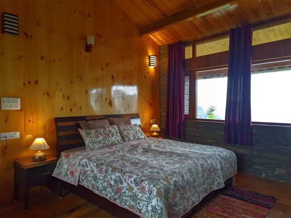 Whispering Pines Villa- Two Bedroom x Solis Nature