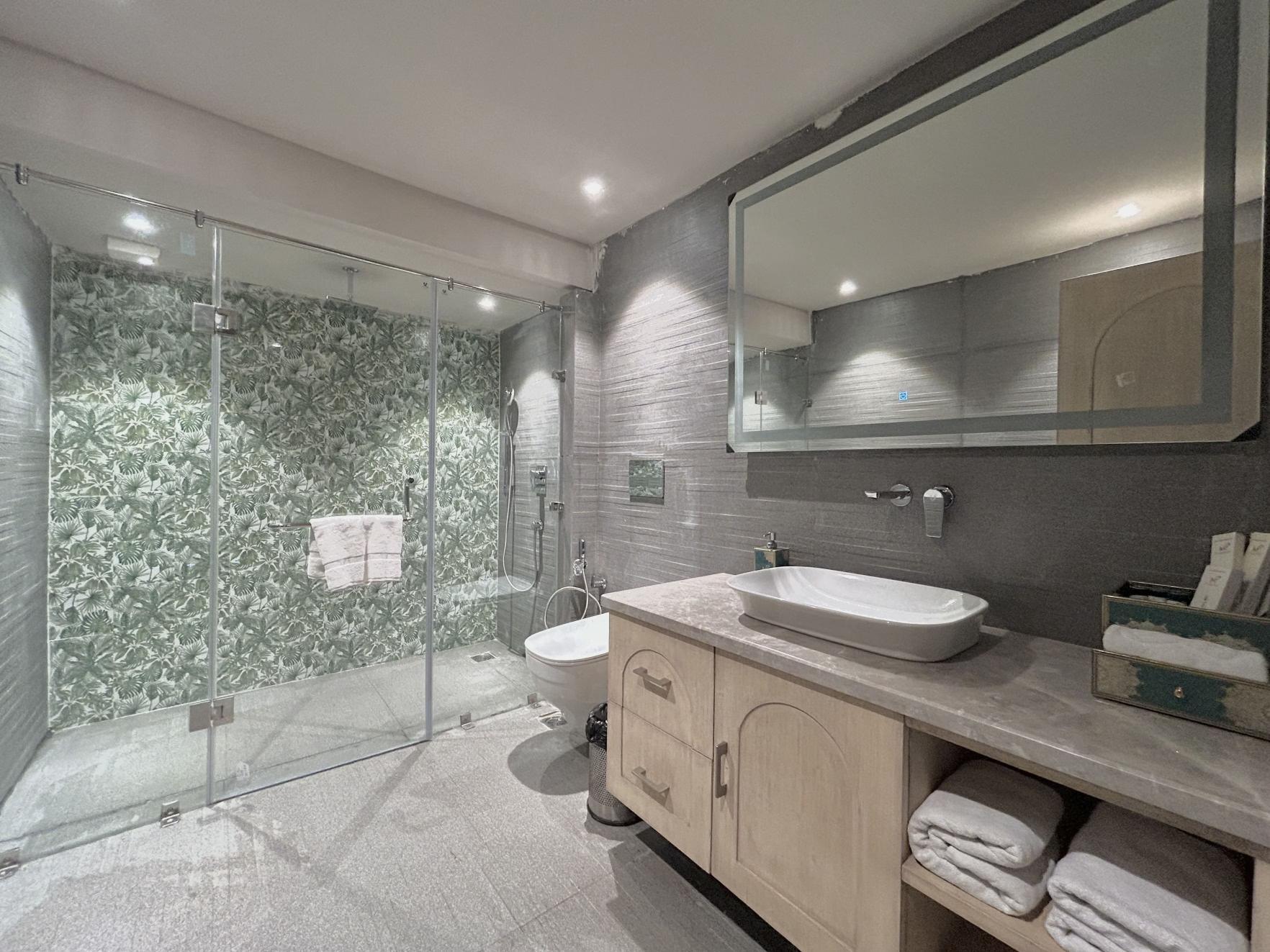 Maharani Executive Room with Jacuzzi x Solis Nature