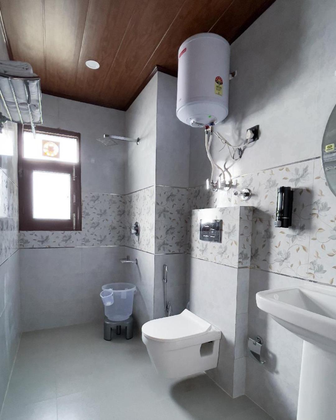 hills view by dogri x Solis Nature