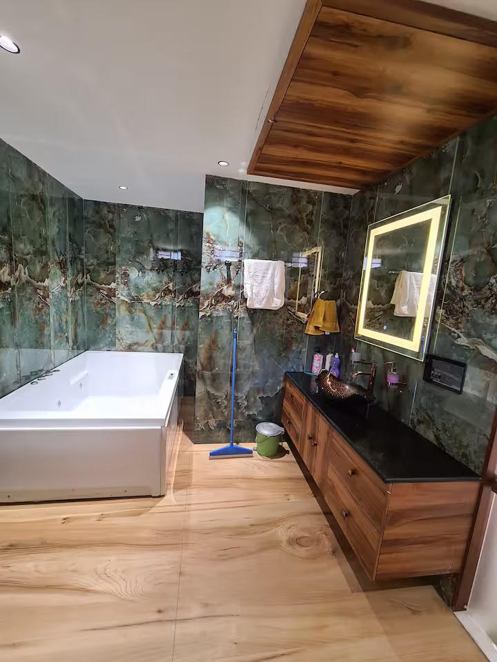 The Agra Luxe x Solis Nature