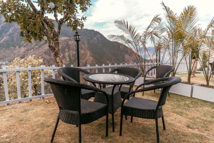 Manzil Escapes x Solis Nature