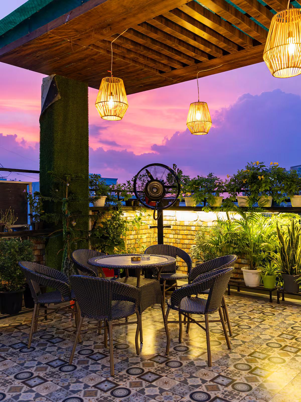 Luxury Room With Jacuzzi In Gurugram (NCR) x Solis Nature