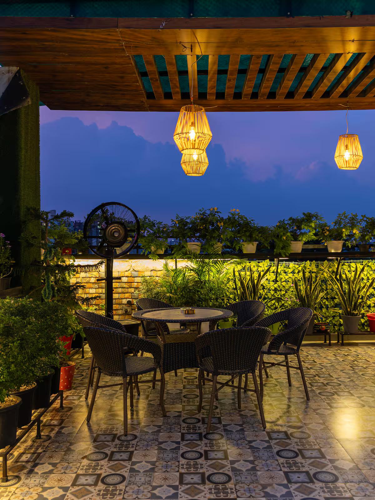 Luxury Room With Jacuzzi In Gurugram (NCR) x Solis Nature