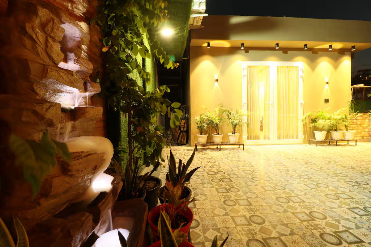 Luxury Room With Jacuzzi In Gurugram (NCR) x Solis Nature